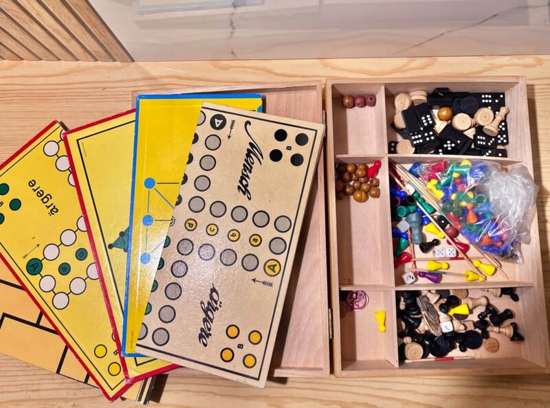 Set jocuri clasice in cutie de lemn – 6 jocuri in 1 perfect pentru familii