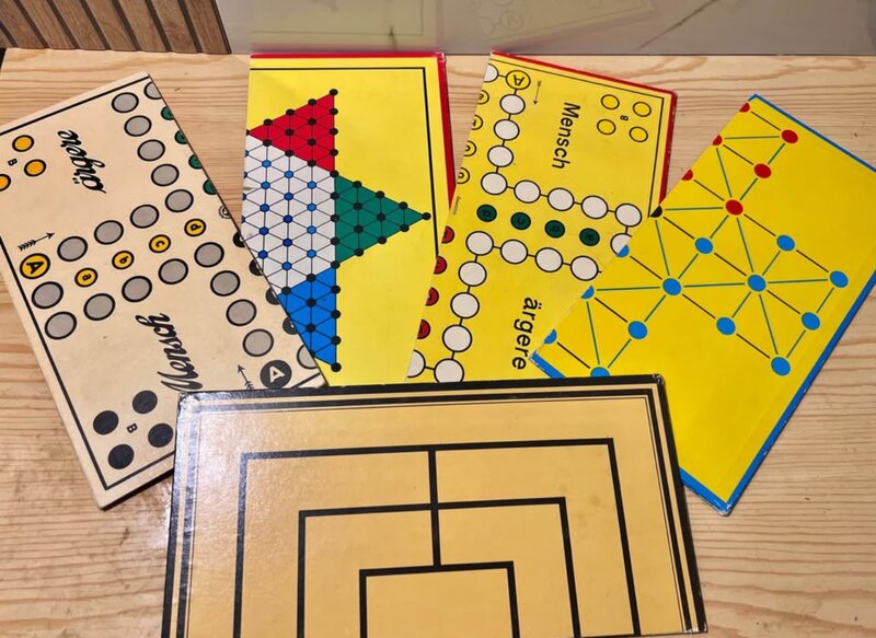 Set jocuri clasice in cutie de lemn – 6 jocuri in 1 perfect pentru familii